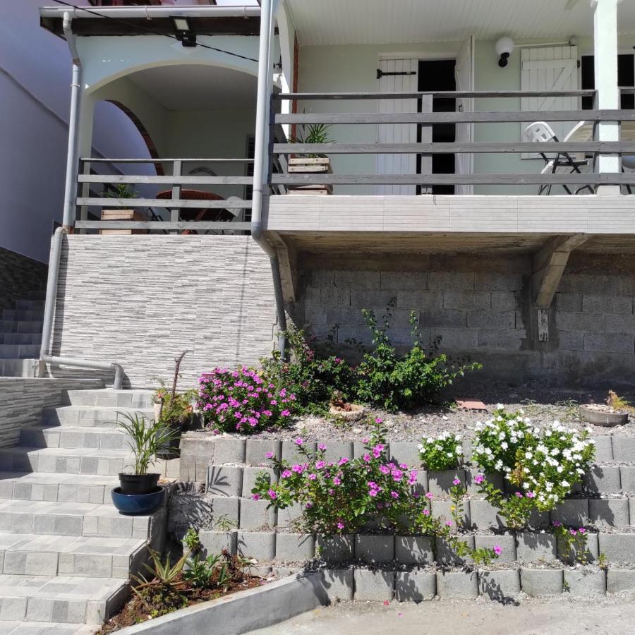 "Au Magnifique Vue " Villa Le Marin Bagian luar foto